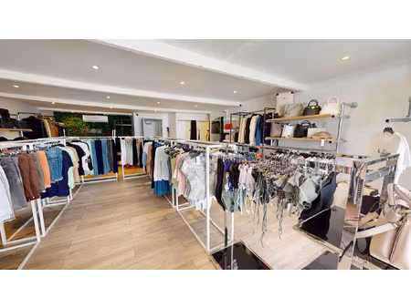 local commercial boutique 4 pièces 97 m2