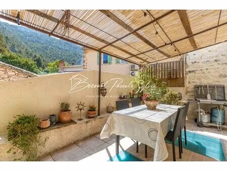 a saisir ! : maison de village fontaine de vaucluse 84800. 97m2  terrasse  climatisation
