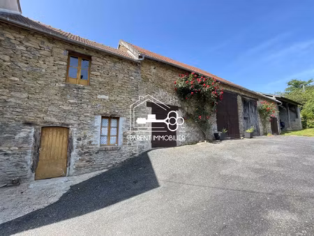 corps de ferme avec terrain de 8636m2 naillat