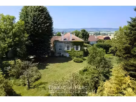 20 min. beaune - propriété de charme - 288 m² - piscine chauffée