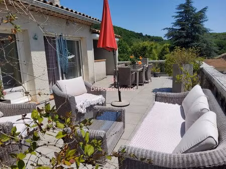 fort potentiel pour ce bien avec 165 habitables et 200 de garage