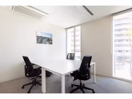 location meublée locaux professionnels 20 m² à nantes (44000)  1 499 €