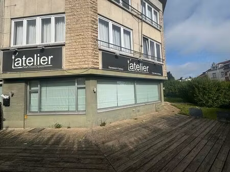 commerce de coin avec affectation horeca à vendre