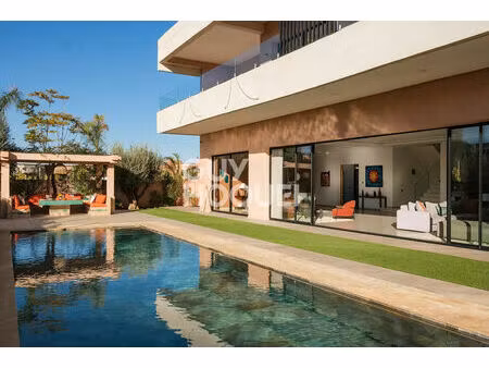 à louer: villa de charme au golf amelkis  4 chambres   1200m² et 450m² habitable