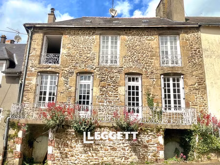 maison 10 pièce(s)  courcité