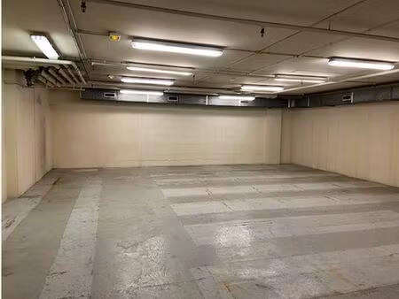 vente locaux d'activités / entrepôt saint-cloud (92210)