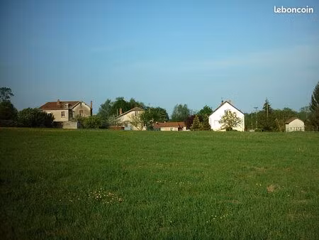 terrain 2000 m² bien expose