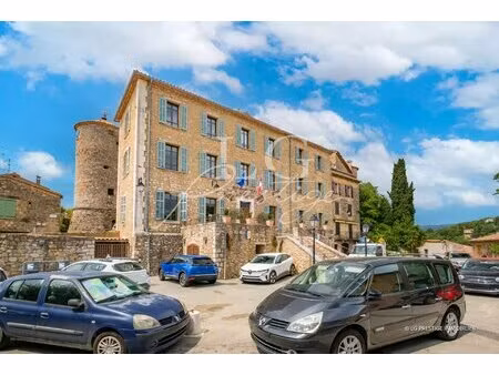 appartement t3 – 71 m² + grenier de 20 m² – à rafraîchir – callian village - gros potentie