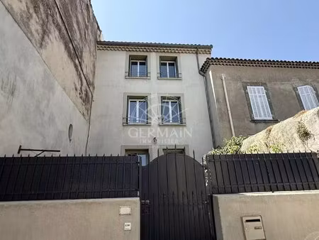 velleron  maison de village de 136 m² avec une cour fermée au cœur du village.