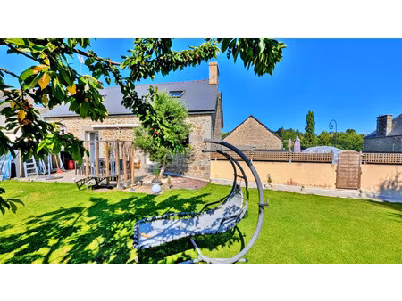 maison rénovée en pierres 125 m2 à vendre  6 pièces avec 4 voir 5 chambres  bourg saint ge