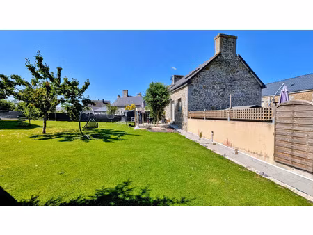 maison rénovée en pierres à vendre  6 pièces avec 4 voir 5 chambres  bourg saint germain e