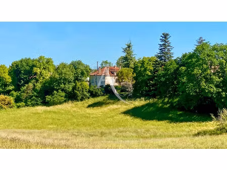 propriété de campagne avec sa grange