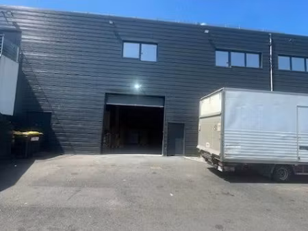 location locaux professionnels 340 m² à tremblay-en-france (93290)  nan €