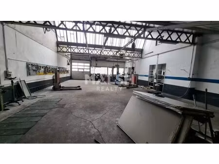 location local commercial 620m²