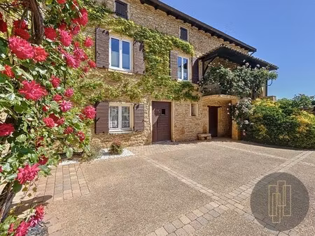 maison de luxe à vendre à lacenas