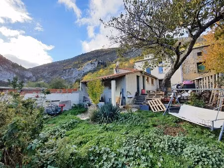 maison avec jardin et vue panoramique