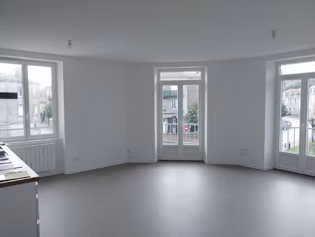 location appartement 3 pièces 61m² chabanais 16150