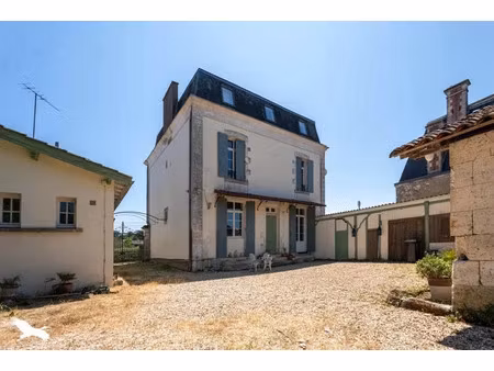 vente maison 9 pièces 200 m² à chalais (16210)  289 926 €