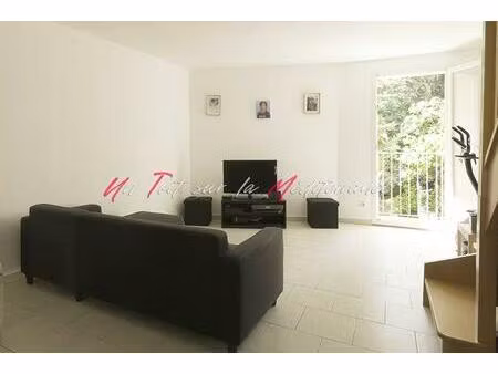 sous compromis*** appartement t3 en duplex dans une maison de ville de 80m2 à puget ville 