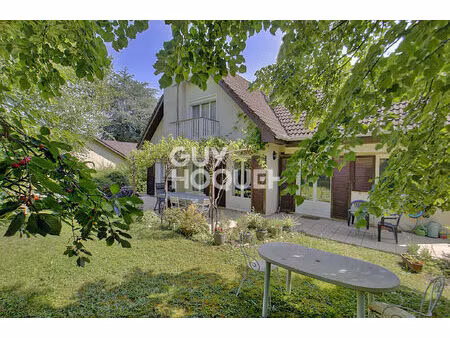 à vendre : villa spacieuse à villefontaine (les hauts de villefontaine)