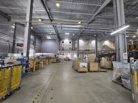 locaux 1400 m2 - la crau