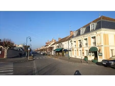 moret sur loing  coeur de ville studio de 29 m2 à louer