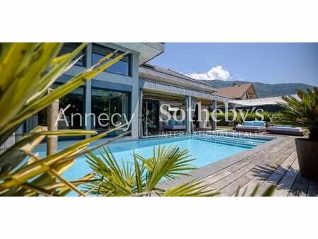 maison avec piscine et jardin annecy-le-vieux (74)