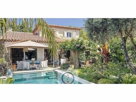villa avec piscine et jardin le lavandou (83)
