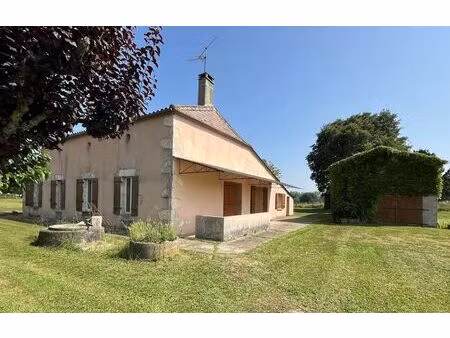 jolie maison en pierre avec grand jardin  séchoir