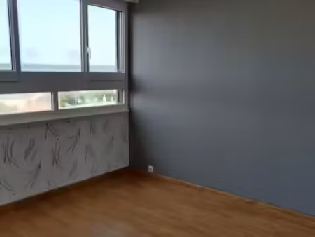 location appartement 4 pièces 80 m² à charleville-mezieres (08000)  715 €