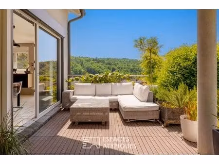 maison contemporaine avec espace bien être et vue dominante