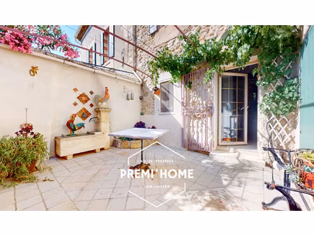 maison de village en r+2 avec cour et terrasse aureille