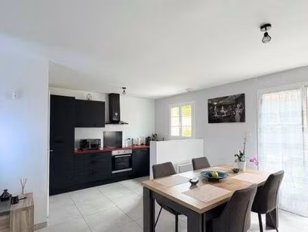 grande maison neuve avec son garage