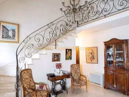 appartement en viager 8 pièces 319 m²