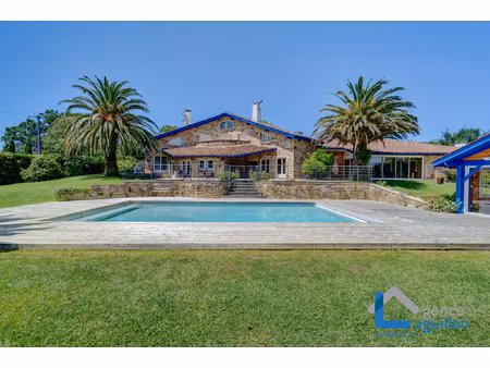 magnifique propriete comprenant maison de 350m2 et seconde m