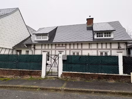 maison située dans un petit village calme proche de liomer