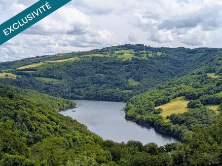 jolie maison ancienne avec vue dominante