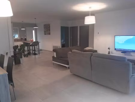 location meublée maison 3 pièces 85 m² à rivesaltes (66600)  1 160 €