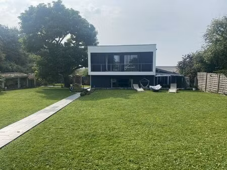 ? maison contemporaine de 187 m² avec grand jardin – fonte