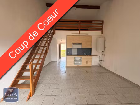 appartement à louer 2 pièces 50 m² - saint-mitre-les-remparts (13) - 809€