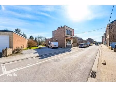 maison de commerce avec beau potentiel d’aménagement !