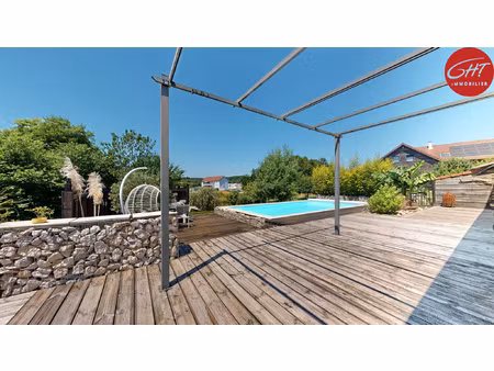maison avec piscine- 148m2 à rioz