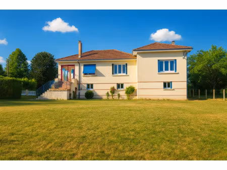 maison familiale avec garage et terrain