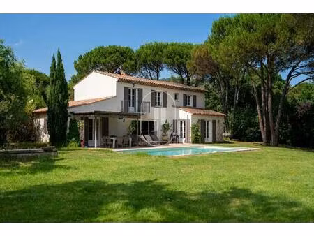 villa avec piscine à vendre à grimaud