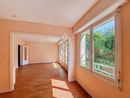 lorient : immeuble en centre-ville de 5 appartements en monoprop