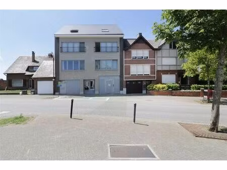 opbrengsteigendom (handel & 4 app) op toplocatie