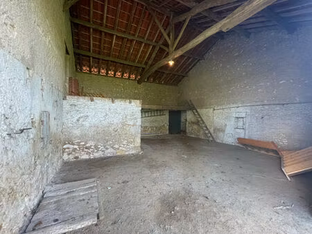 opportunité à saisir : local artisanal/stockage à 2 min de l'aéroport !