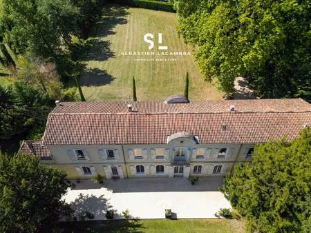 demeure historique 10 pièces chartreuse xviie  parc 2 9 ha  terrasse 220 m2  piscine &...