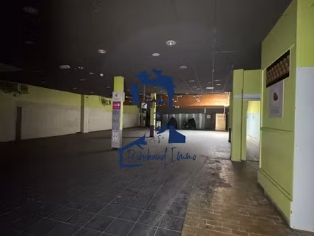 location local commercial