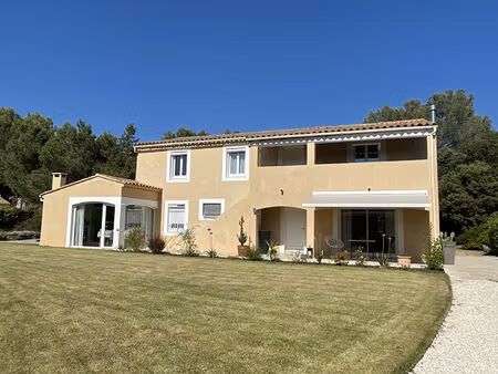 rognes : magnifique propriété 9 pièces de 210 m2 avec piscine  pool house et double garage